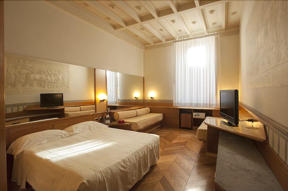Hotell Sant' Anna 3*